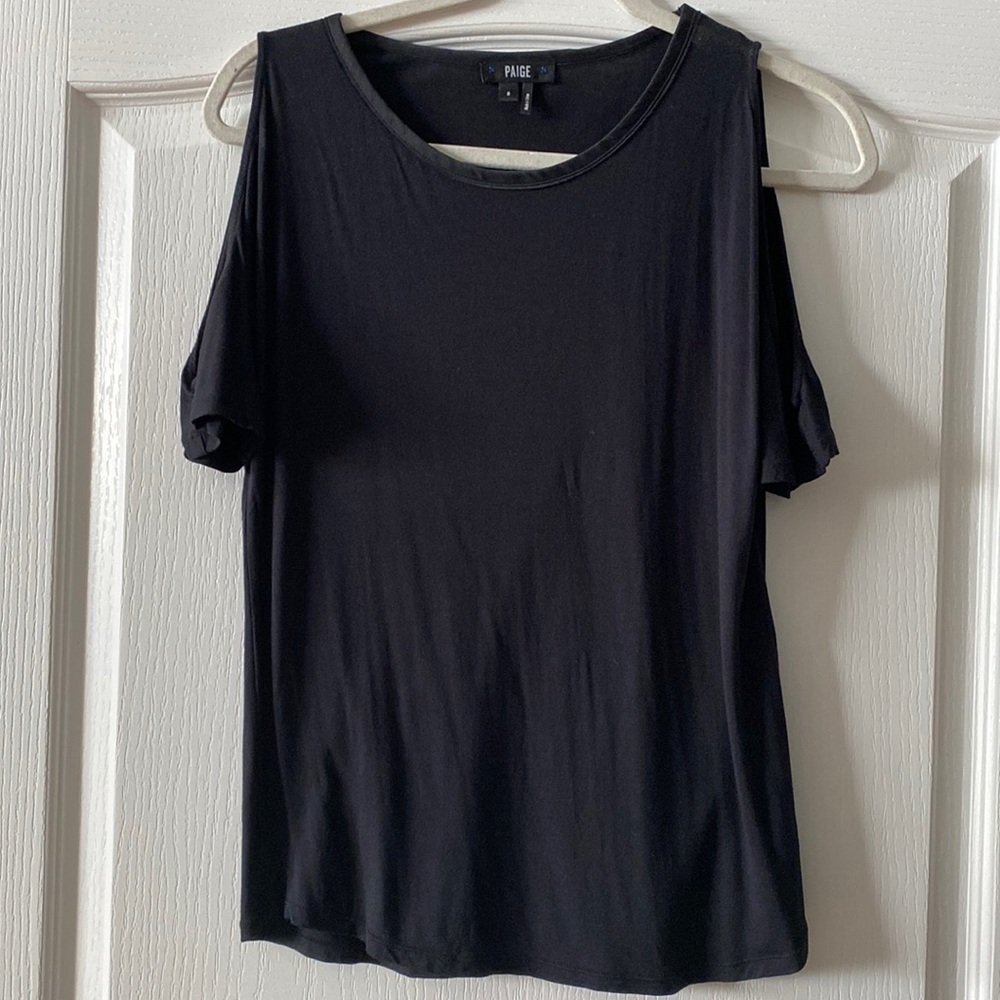GUC Paige shoulder cut out tee